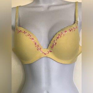 VICTORIA‘ S SECRET , ANGELS , SECRET EMBRACE PUSH-UP size 36B EXCLUSIVE OF TRIMS